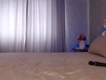 girl
        tixxxy cam image #18999