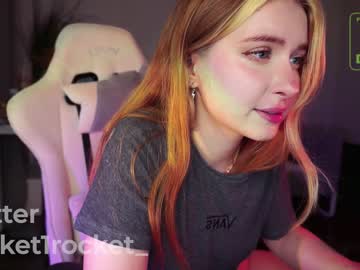 girl
        pocketrocket_ cam image #1569609
