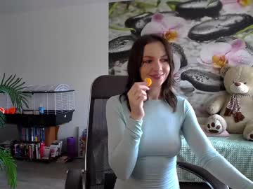 girl
        jennycutey cam image #2704666