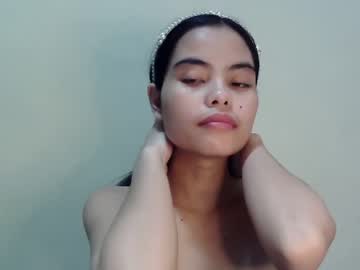 girl
        urprettydoll cam image #2310427