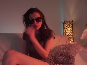 girl
        mystikei cam image #1519364