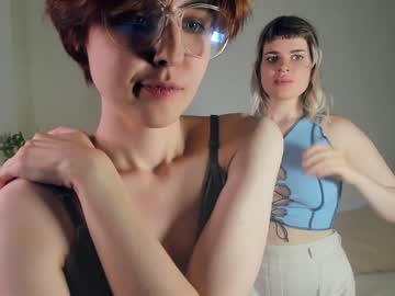 couple
        hoiiy_cute cam image #1461430