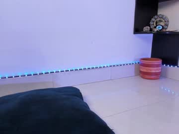girl
        nicollbashel cam image #3031537