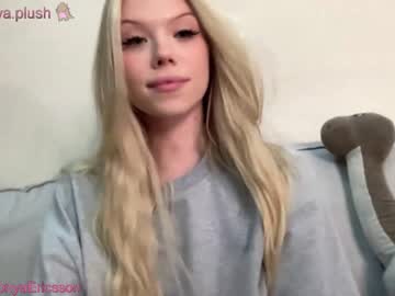 girl
        sonyaplush cam image #2028064