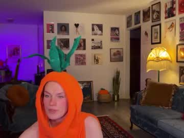 girl
        bigredcarrott cam image #2225883