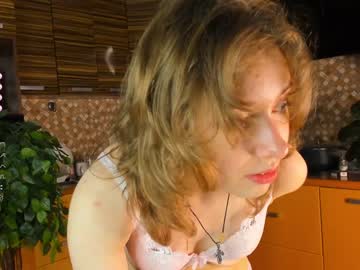 girl
        udelaborom cam image #2559816