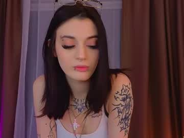 girl
        ava_darknet cam image #3932600