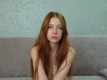 girl
        shirleywhitney cam image #2204816