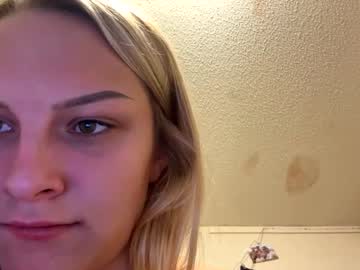 girl
        bigolebitties26 cam image #3818231