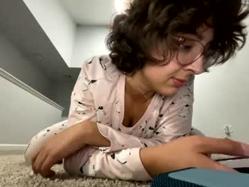 girl
        orchidladyllama cam image #2665755
