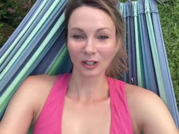 girl
        kaileeshy cam image #1603746