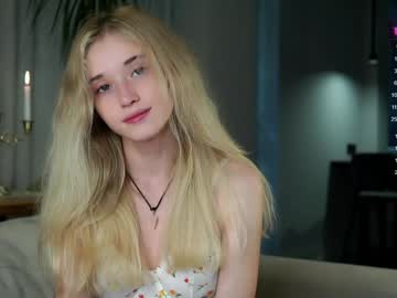 girl
        taitehambelton cam image #3346844