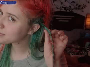 girl
        ziny_cosky cam image #953472