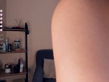 girl
        alicepreuoston cam image #3294593