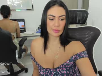couple
        emillybrowm cam image #3032503