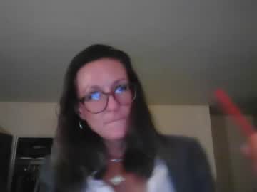 girl
        missmelisateaches cam image #2694236