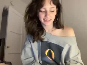 girl
        laceyflowers cam image #2039110