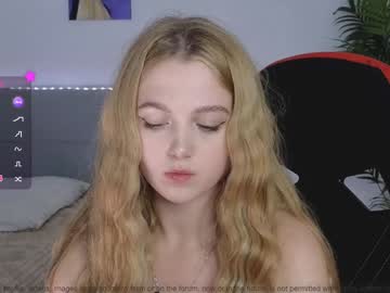 girl
        small_blondee cam image #3524755