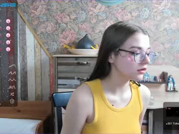 girl
        amyharvess cam image #824998