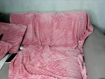 girl
        bboobscarol_ cam image #1074011