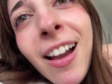 girl
        rosykindred cam image #1770735