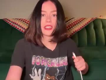 girl
        littlesugarpea cam image #4495077