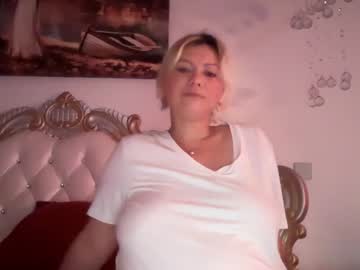 girl
        kiradivine cam image #4669935