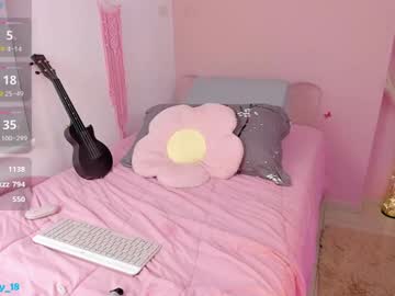 girl
        little_effy18_ cam image #3374818