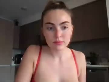 girl
        brookeshield cam image #1675118