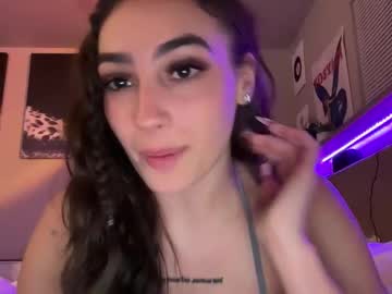 girl
        thestormii cam image #4318612