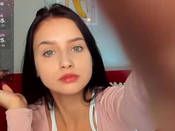 girl
        betsi_star cam image #3418776