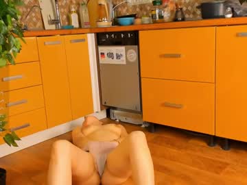girl
        udelaborom cam image #2569199