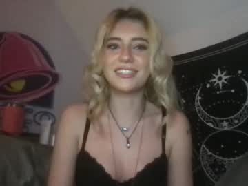 girl
        nikki_dreammm cam image #4025969