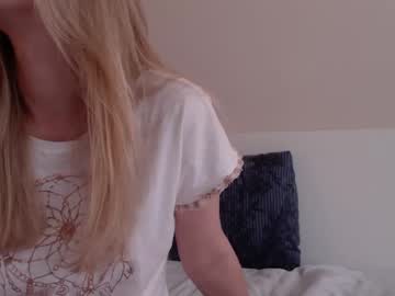 girl
        magic_couple13 cam image #1360744