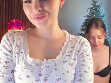 girl
        lovenpuff cam image #3969813
