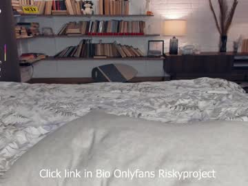girl
        riskyproject cam image #4602289