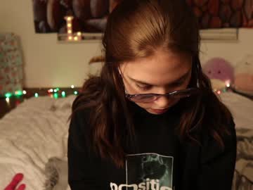 girl
        lexi_laine cam image #397479