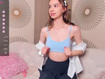 girl
        happiness_call cam image #1510582
