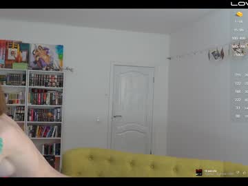 girl
        loony_moony cam image #1079357