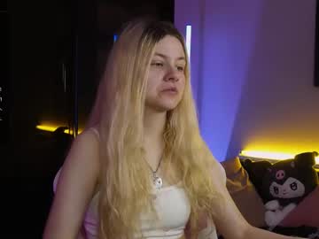 girl
        agnesscarterr cam image #4371660
