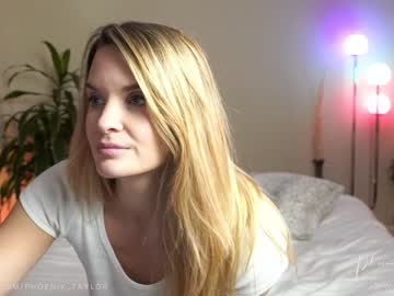 girl
        phoenix_taylor cam image #1910363