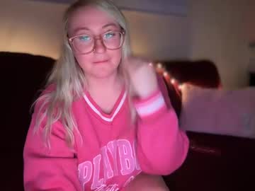 girl
        vanillapuddingpie cam image #4543433