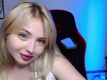 girl
        shy_blondiee cam image #612977