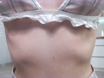 girl
        anyeess cam image #812484