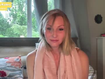 girl
        kaileeshy cam image #2550870