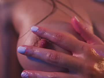 girl
        lucie_beltran cam image #2230695