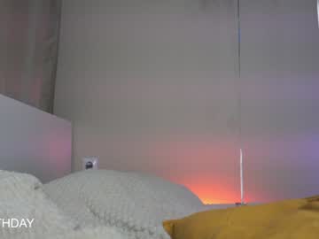 girl
        cassandra_diaz cam image #2504582