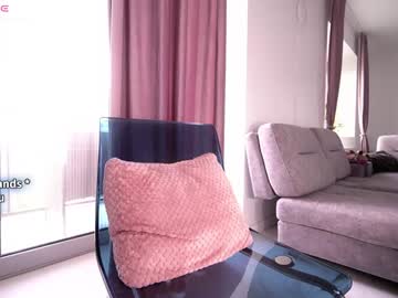 girl
        innocentemmy cam image #3075340