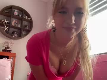 girl
        kittengirlxo cam image #4567641