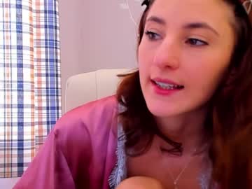girl
        aniagray cam image #3998532
